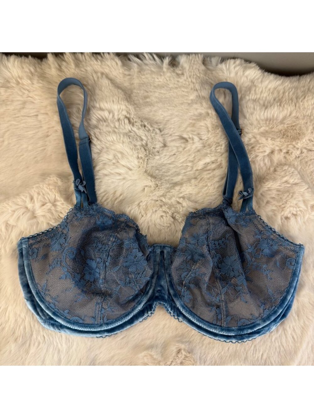 Victoria Secret Dream Angels Blue Lace & Velvet Push Up Bra Sz 34DDD